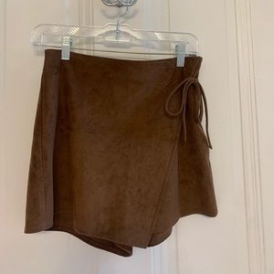 Abercrombie & Fitch suede skort